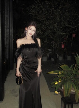 气质高级感一字肩聚会晚宴礼服裙女收腰显瘦鸵鸟毛抹胸黑色连衣裙