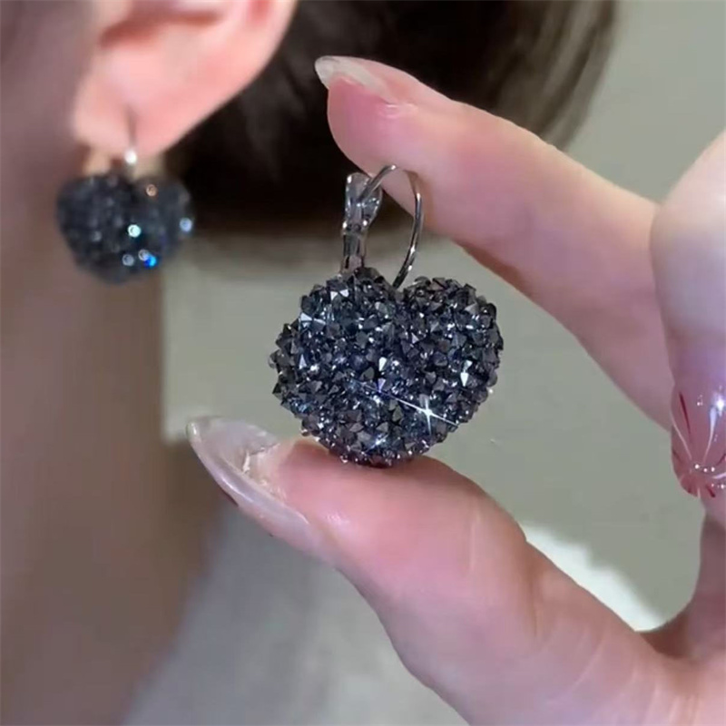 轻奢设计感精致耳环小众黑灰色满钻爱心风气质耳饰高级感耳扣新款