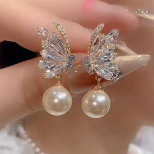 纯银针轻奢锆石蝴蝶耳环时尚洋气珍珠耳钉网红爆款显脸瘦耳饰百搭