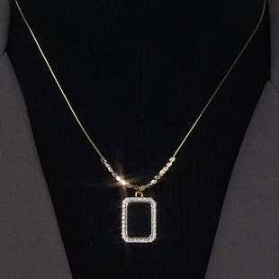 高级感镶钻方牌秋冬气质毛衣链2025年新款卫衣链轻奢小众百搭项链
