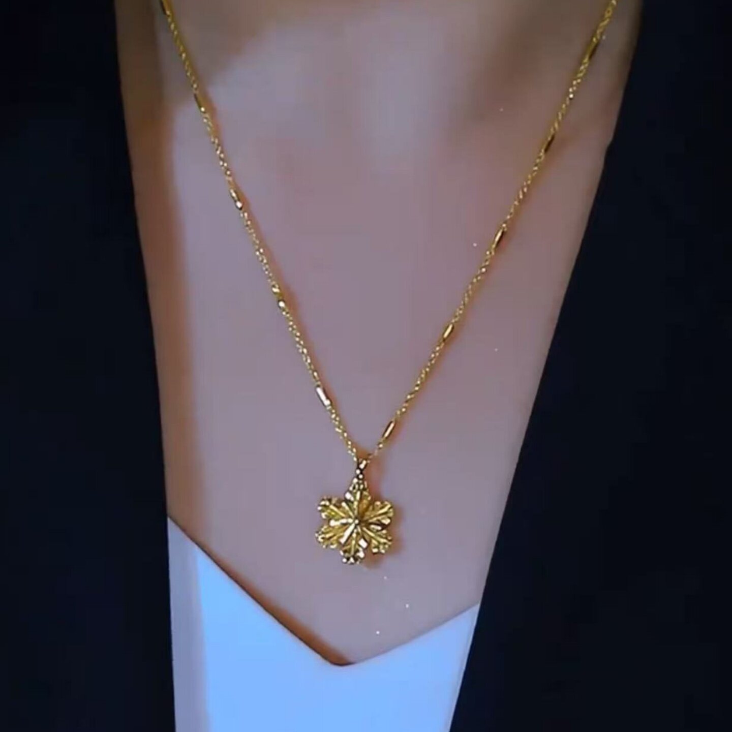 不掉色简约钛钢雪花项链网红设计感锁骨链新款轻奢小众毛衣链百搭
