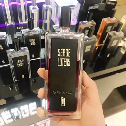 Serge Lutens芦丹氏柏林少女孤儿怨大写檀香八月夜桂花孤修女香水