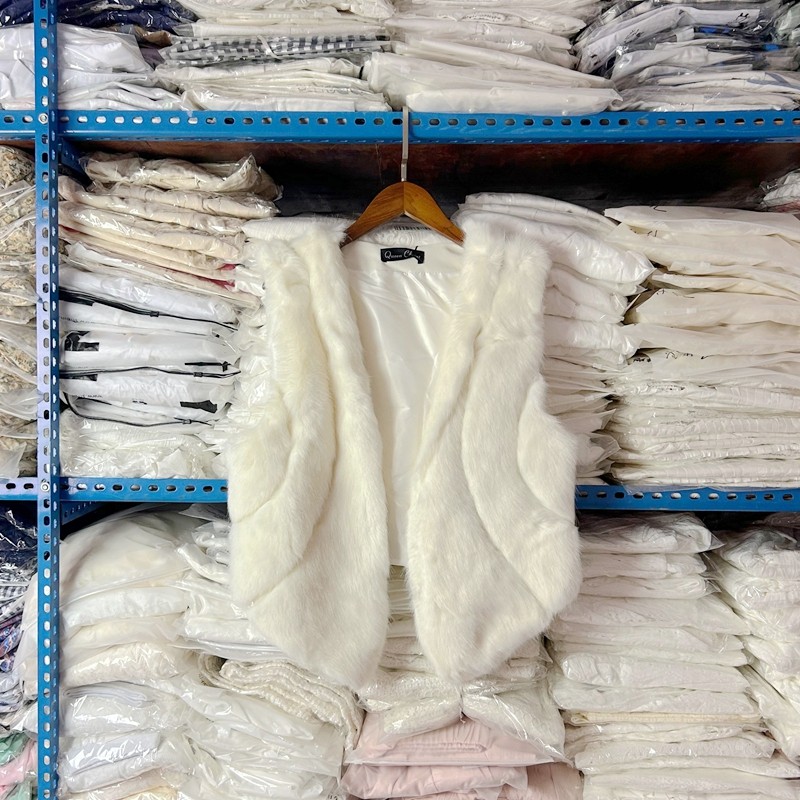 环保毛皮草无袖马甲外套女冬季叠穿保暖坎肩背心时尚马夹上衣拼接,女装/女士精品,马夹,淘宝优惠券,粉丝福利购,淘宝优惠卷