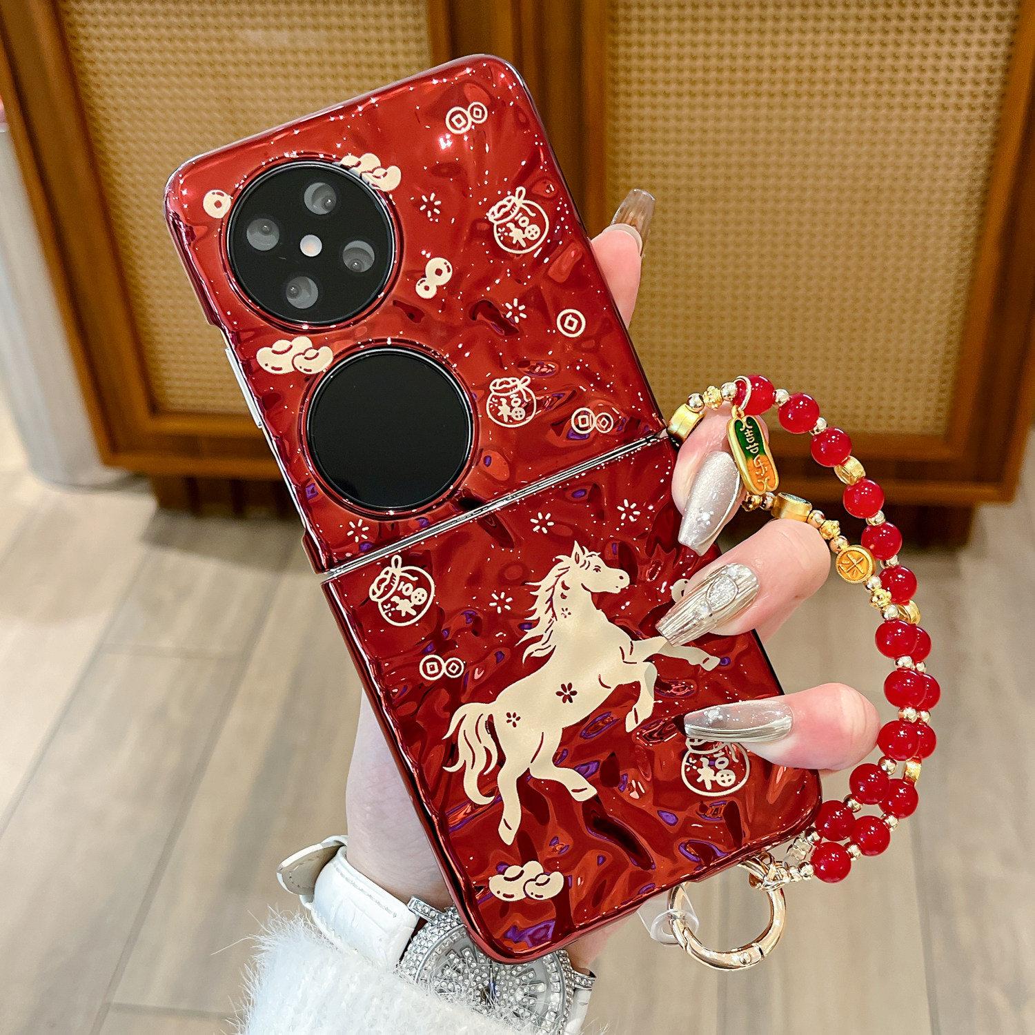 折叠屏电镀红色水波纹新年款外壳