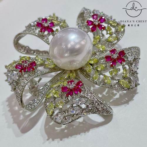 澳白海水珍珠花朵风车胸针