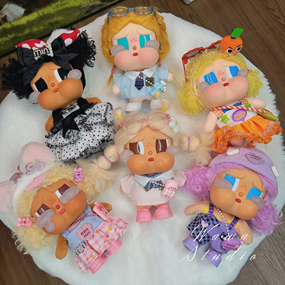 哭娃CRYBABYvacation系列搪胶毛绒吊卡甜在一起娃衣crybaby衣服