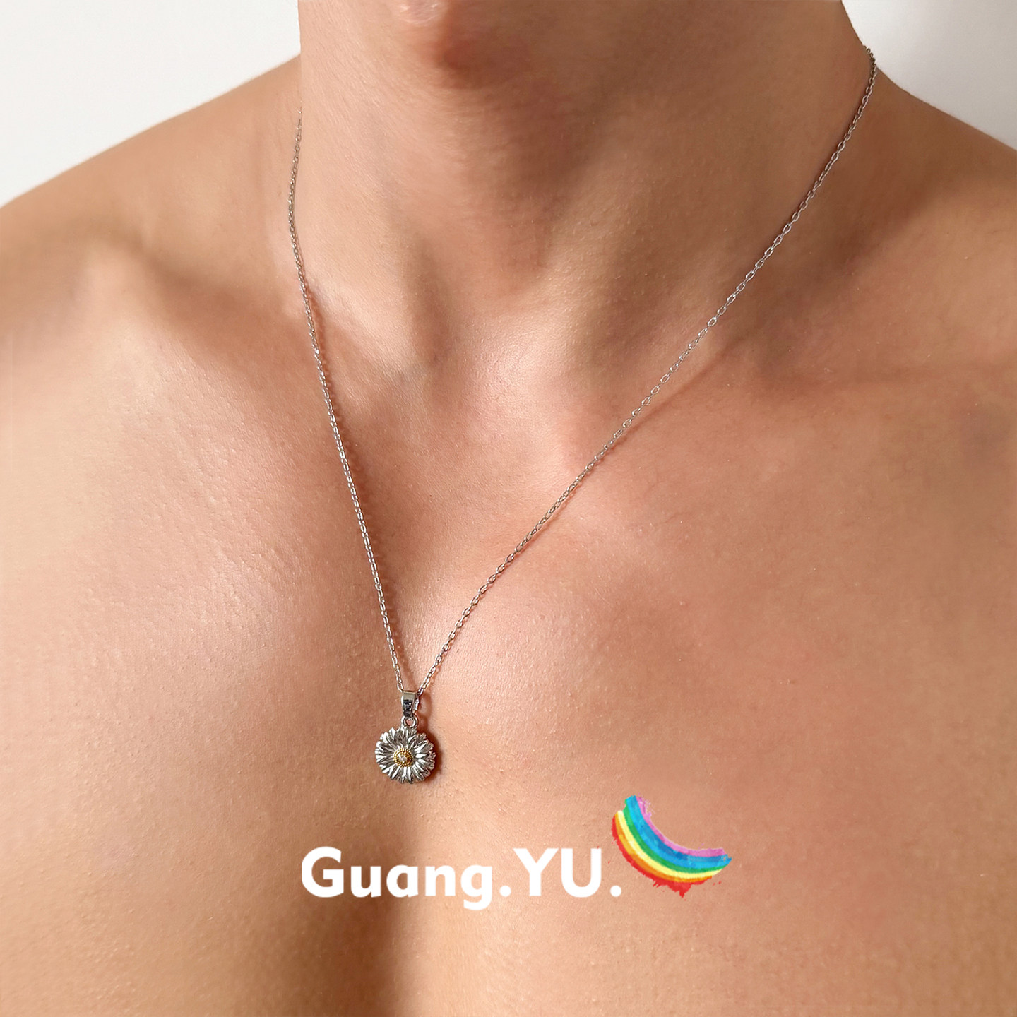 GuangYu小雏菊吊坠长款钛钢项链男女简约百搭毛衣链配饰锁骨链条