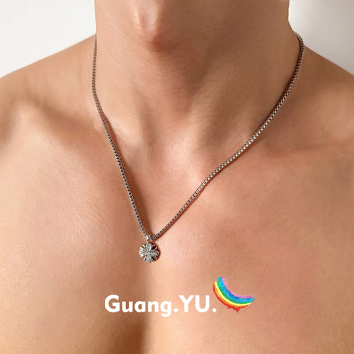GuangYu镶钻十字花吊坠个性钛钢项链男潮流嘻哈百搭毛衣链配饰女