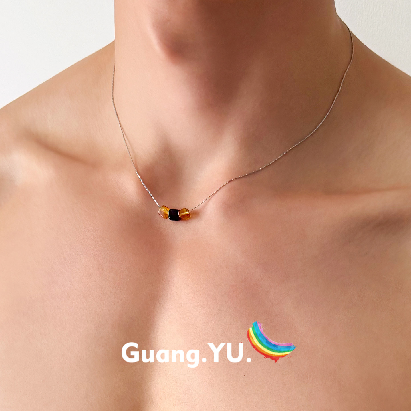GuangYu琥珀石拼色项链男小众复古设计串珠配饰女钛钢简约锁骨链