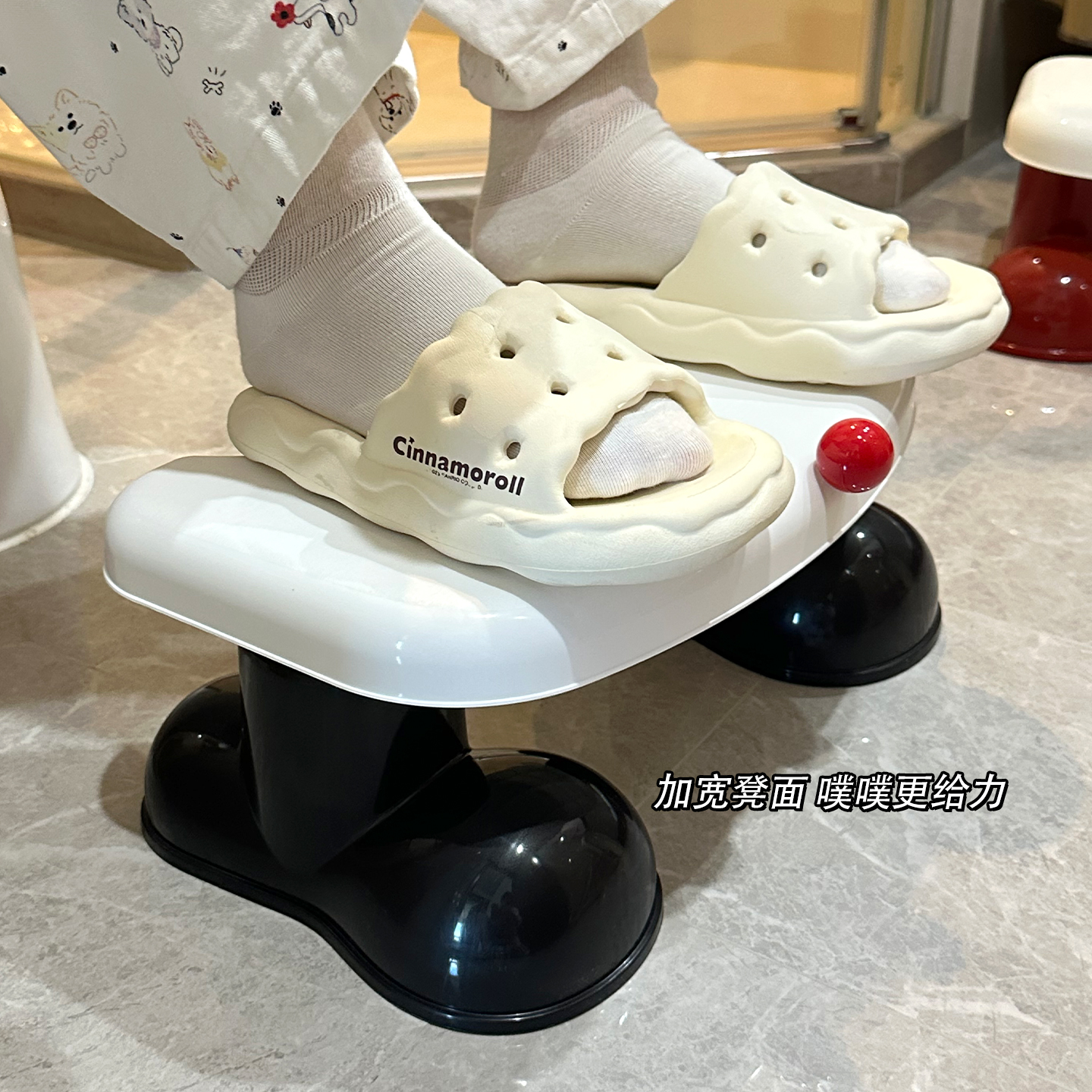 新款卡通大脚丫踩脚凳家用换鞋凳客厅宝宝凳子厕所马桶防滑垫脚凳