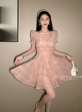 21767小个子方领复古小众收腰方领甜美温柔设计感名媛气质连衣裙