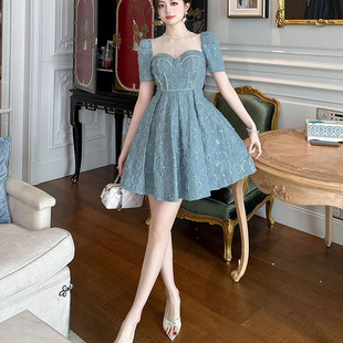 折扣款 新款 重工设计感镶钻圆领泡泡袖 收腰A字蕾丝连衣裙女 秋季