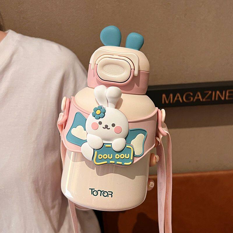 斜挎杯子女新款2025可爱兔子水杯超萌带吸管保温杯女生高颜值