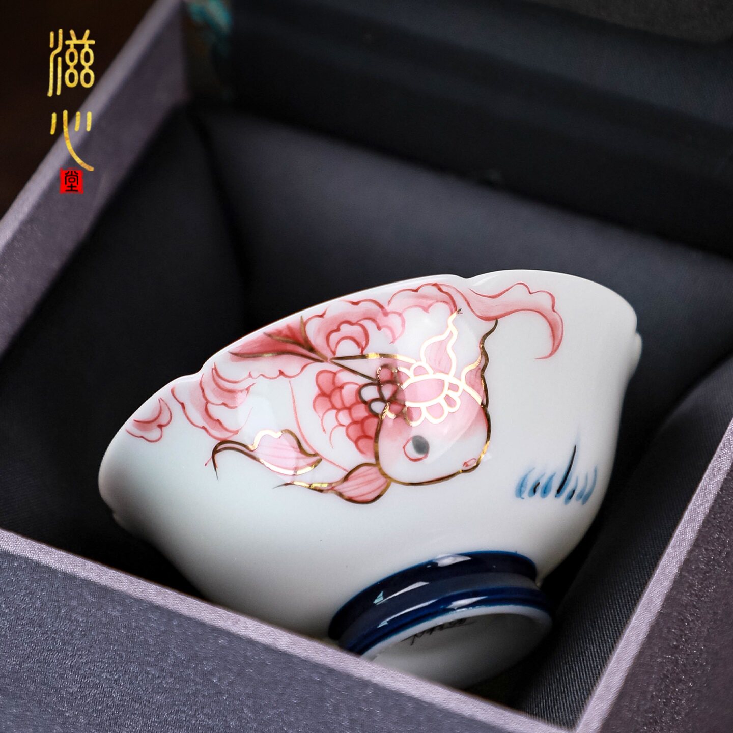 羊脂玉瓷手绘金锦鲤主人杯送礼