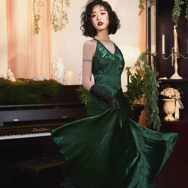 高端女装祖母绿色性感露背挂脖式连衣裙长裙成人礼年会宴会轻礼服