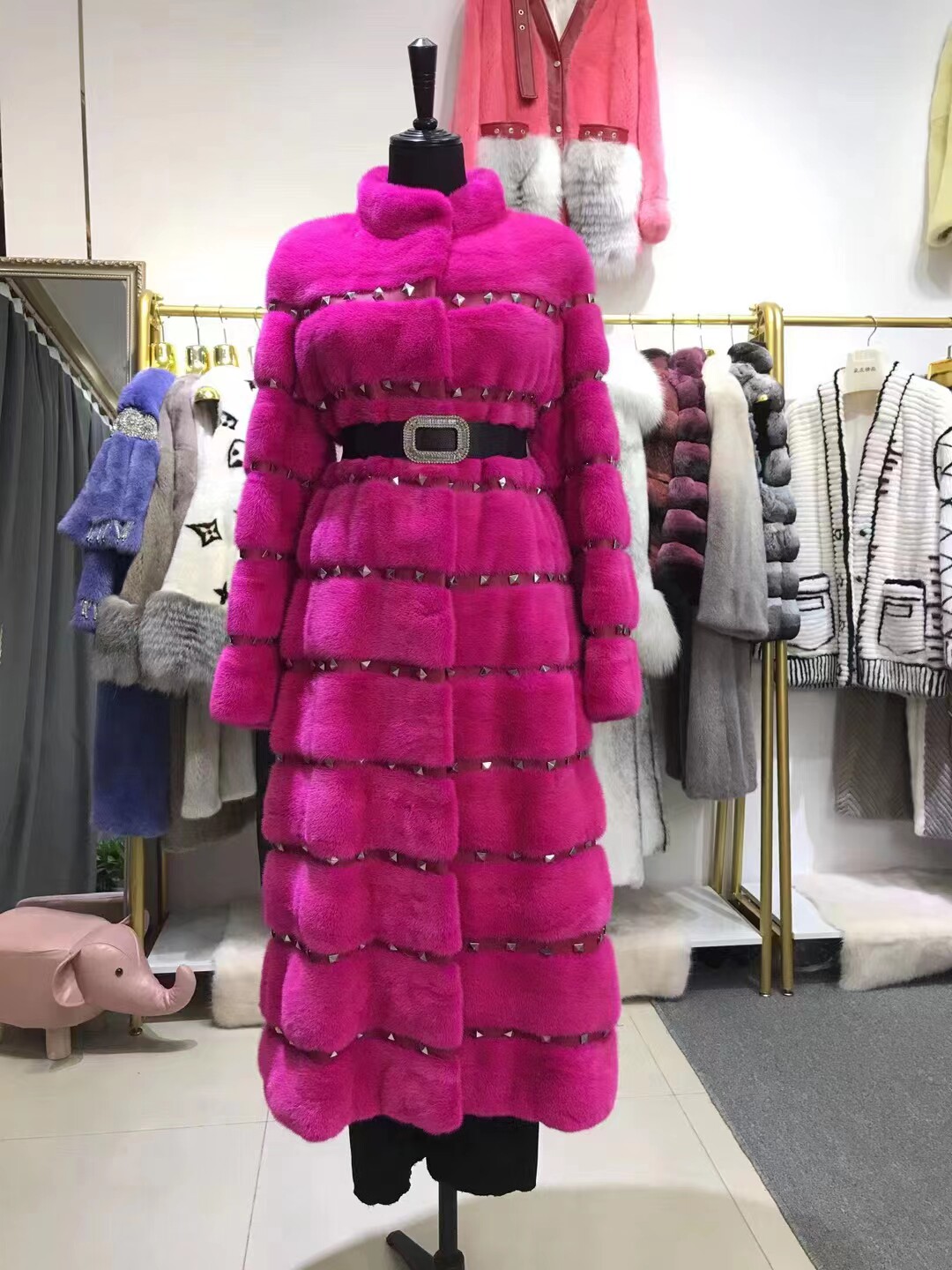 大牌来袭天鹅绒玫红重工工艺款长款立领铆钉女貂皮大衣水貂毛皮草