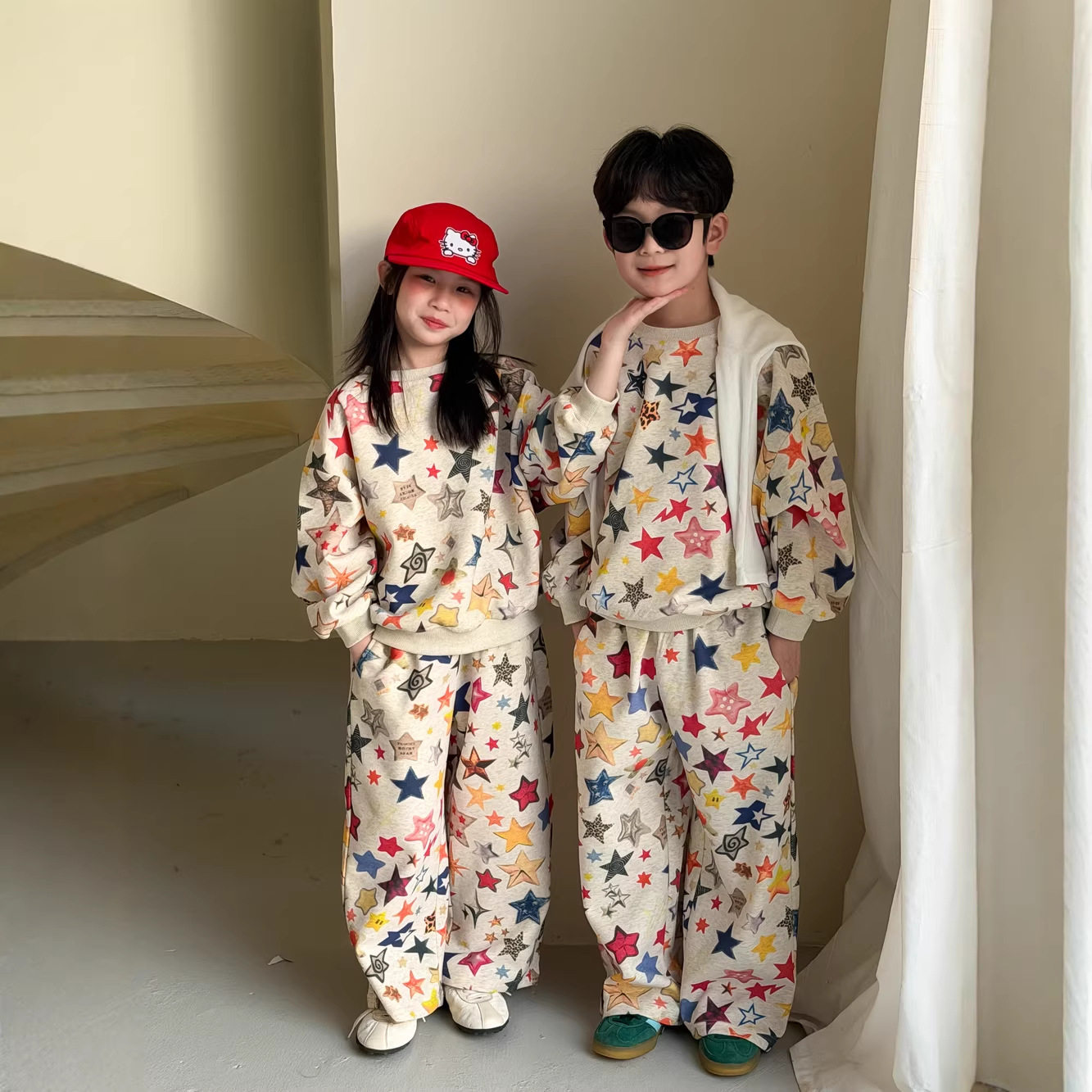 2026春季男女童韩版满版彩色五角星两件套儿童宽松卫衣卫裤套装潮,童装/婴儿装/亲子装,儿童运动套装,淘宝优惠券,粉丝福利购,淘宝优惠卷