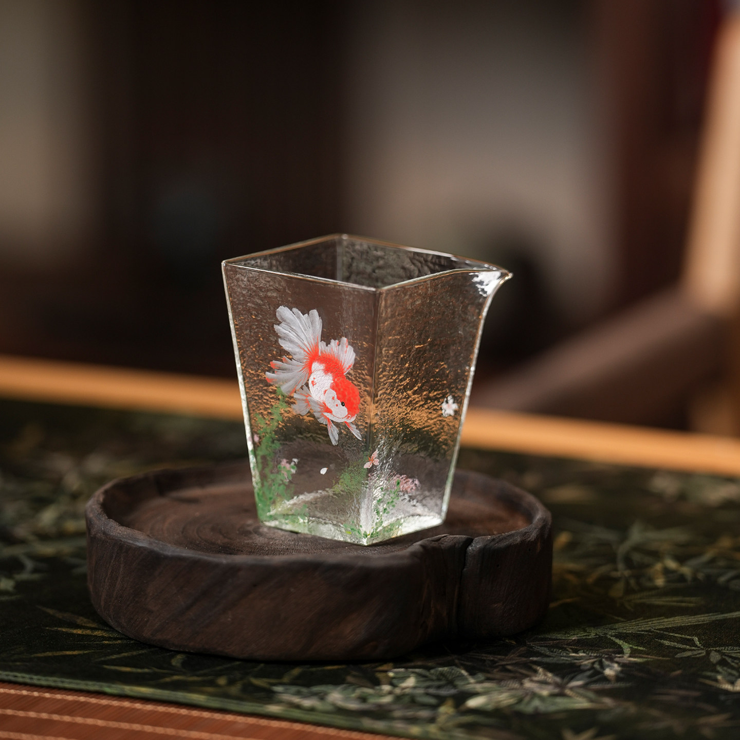 手绘新款金鱼四方公道杯