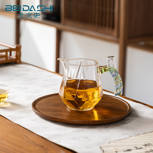 北大史新款高档手工玻璃公道杯