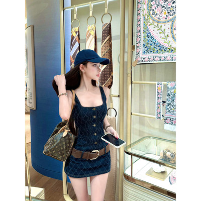 灰尘邓邓 牛仔吊带连衣裙女2026夏季新款辣妹背心裙包臀裙裙子