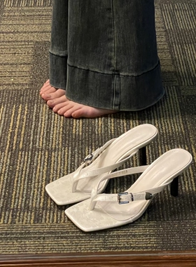 7cm显白又好看！夏季细跟高跟方头夹趾露趾皮带扣人字外穿凉拖女