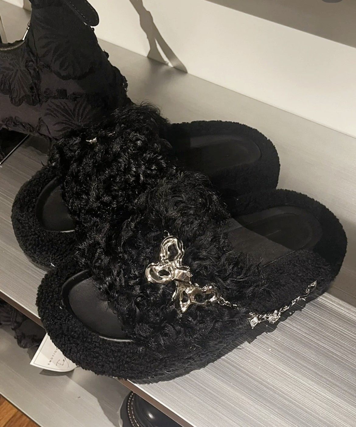 亏本清仓！赵露思同款厚底一字带保暖外穿休闲蝴蝶扣卷毛毛拖鞋女,女鞋,毛毛鞋,淘宝优惠券,粉丝福利购,淘宝优惠卷