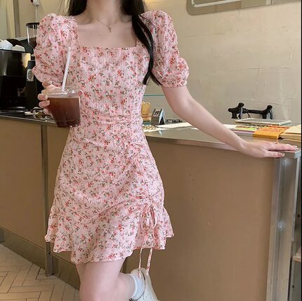 碎花裙2025新款夏季甜美气质小裙子显瘦小个子方领短袖连衣裙女装
