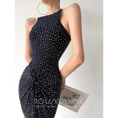 Foundume 25夏季新款小波点纽结开叉背心式修身收腰包臀连衣裙