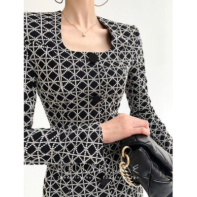 绣花收腰显瘦西装连衣裙