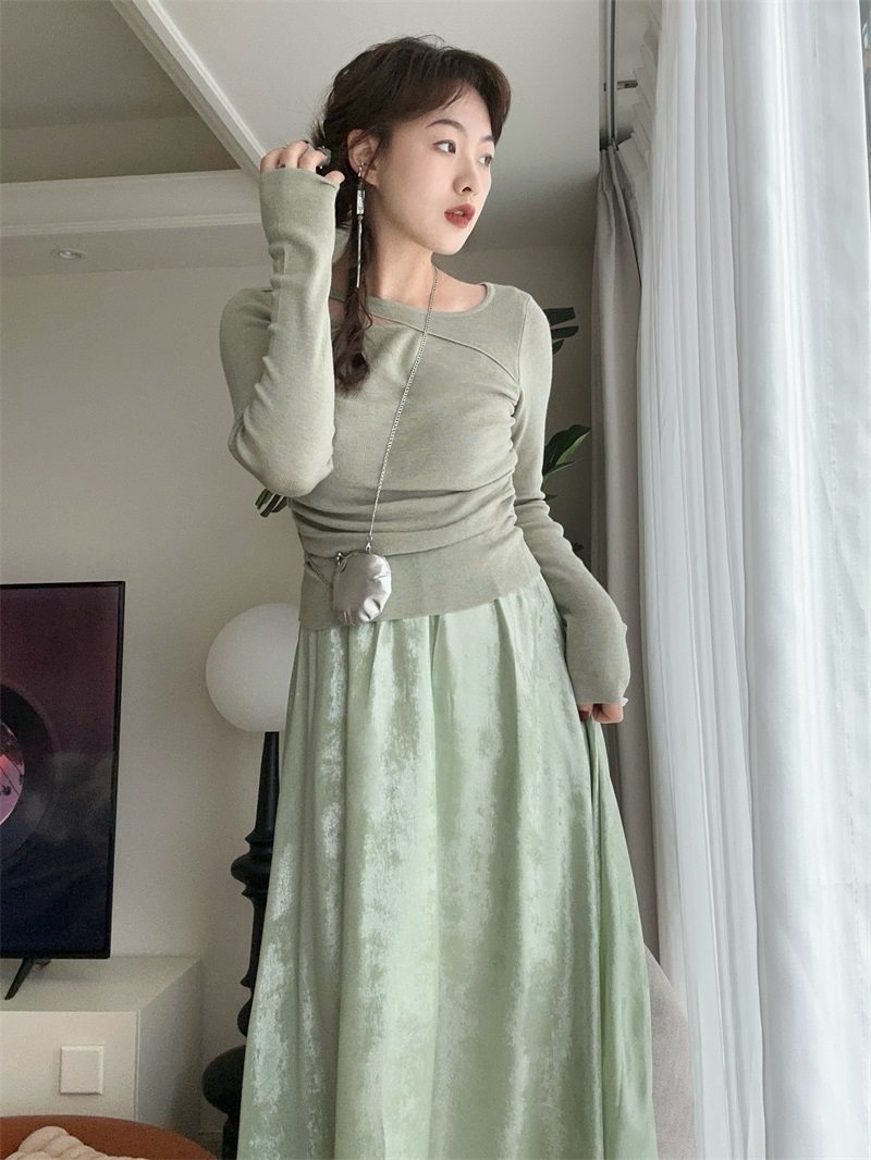 Something叁熏 纯欲小心机镂空毛衣+珠光松紧腰半身裙