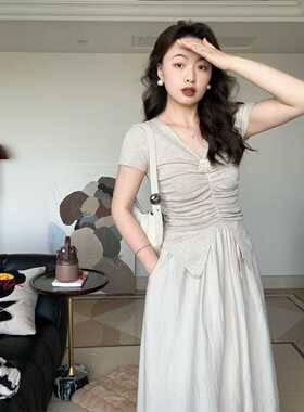 Something叁熏  不规则小众收腰褶皱设计感T恤+高腰法式半裙