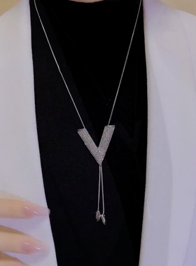 秋冬款字母V字毛衣链长款项链女