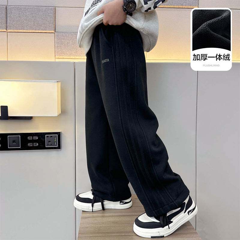 专柜品牌男童秋冬季韩范黑色一体绒运动卫裤2025新款儿童加厚直筒