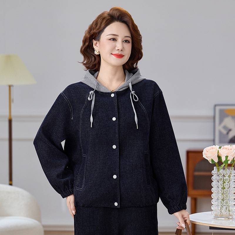 专柜品牌新款春装连帽短款宽松显瘦中年妈妈洋气上衣时尚夹克衫休