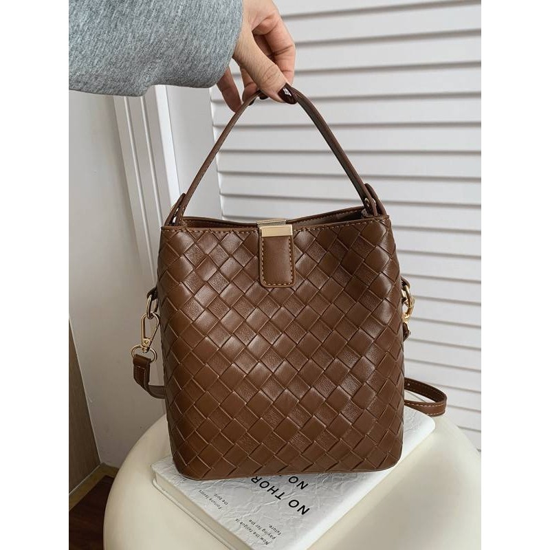 专柜品牌时尚女士水桶包包女2025新款简约女包大容量编织包斜挎包,箱包皮具/热销女包/男包,水桶包,淘宝优惠券,粉丝福利购,淘宝优惠卷