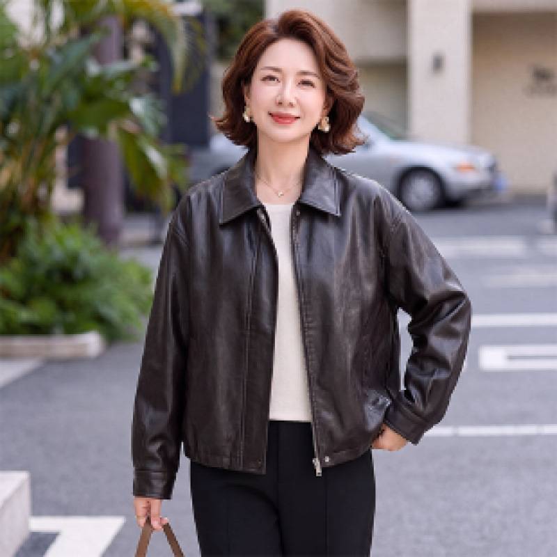 专柜品牌妈妈秋装时尚新款经典百搭显瘦皮夹克外套气质简约中老年