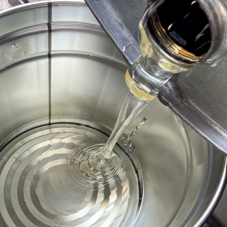 聚氨脂胶水 EPDM橡胶彩色颗粒专业胶水 学校塑胶跑道胶水