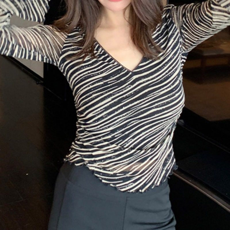 复古斑马条纹V领长袖T恤女秋2025新款设计感小众修身显瘦百搭上衣