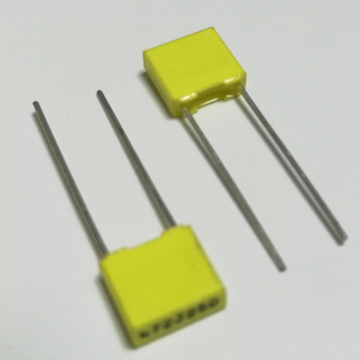 校正电容 272J100V 黄色 0.0027UF 2.7NF 2700PF 100V 脚距P=5mm