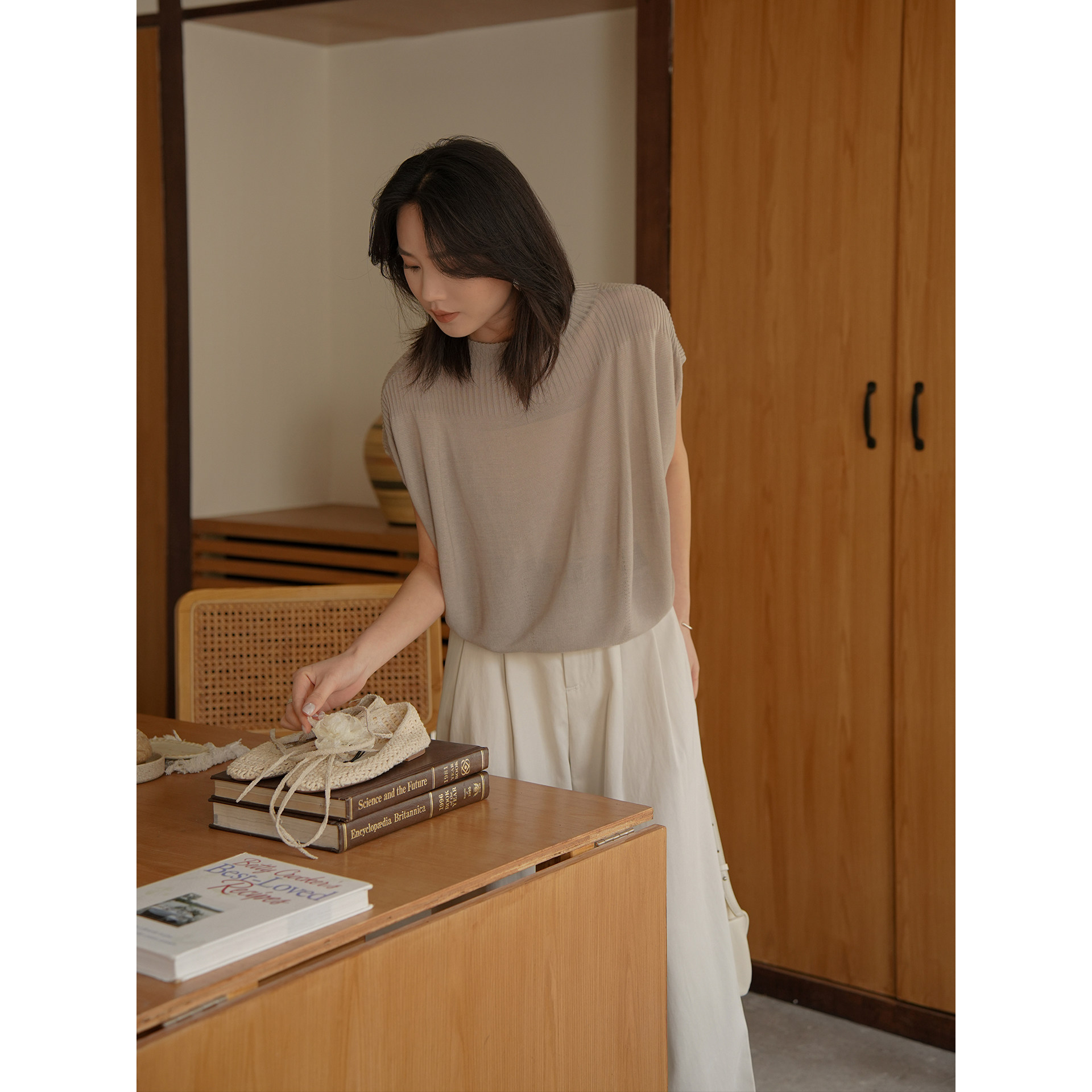 梁咏珊/素言春日版/莱赛尔桑蚕丝圆领针织上衣女春夏新款飞袖显瘦