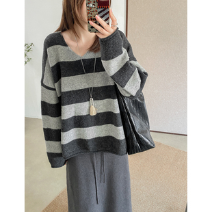 菲尔丹 抗静电卷边秋冬毛衣9920 柔软羊绒V领灰色条纹宽松长袖