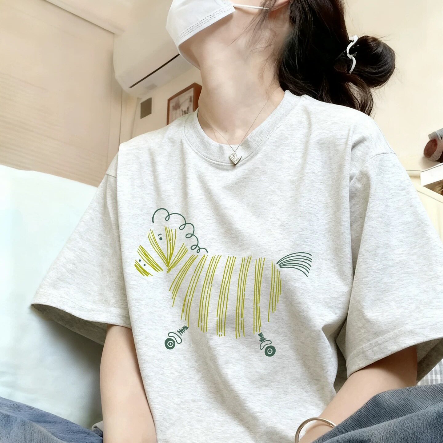 纯棉白灰女夏设计感短袖T恤