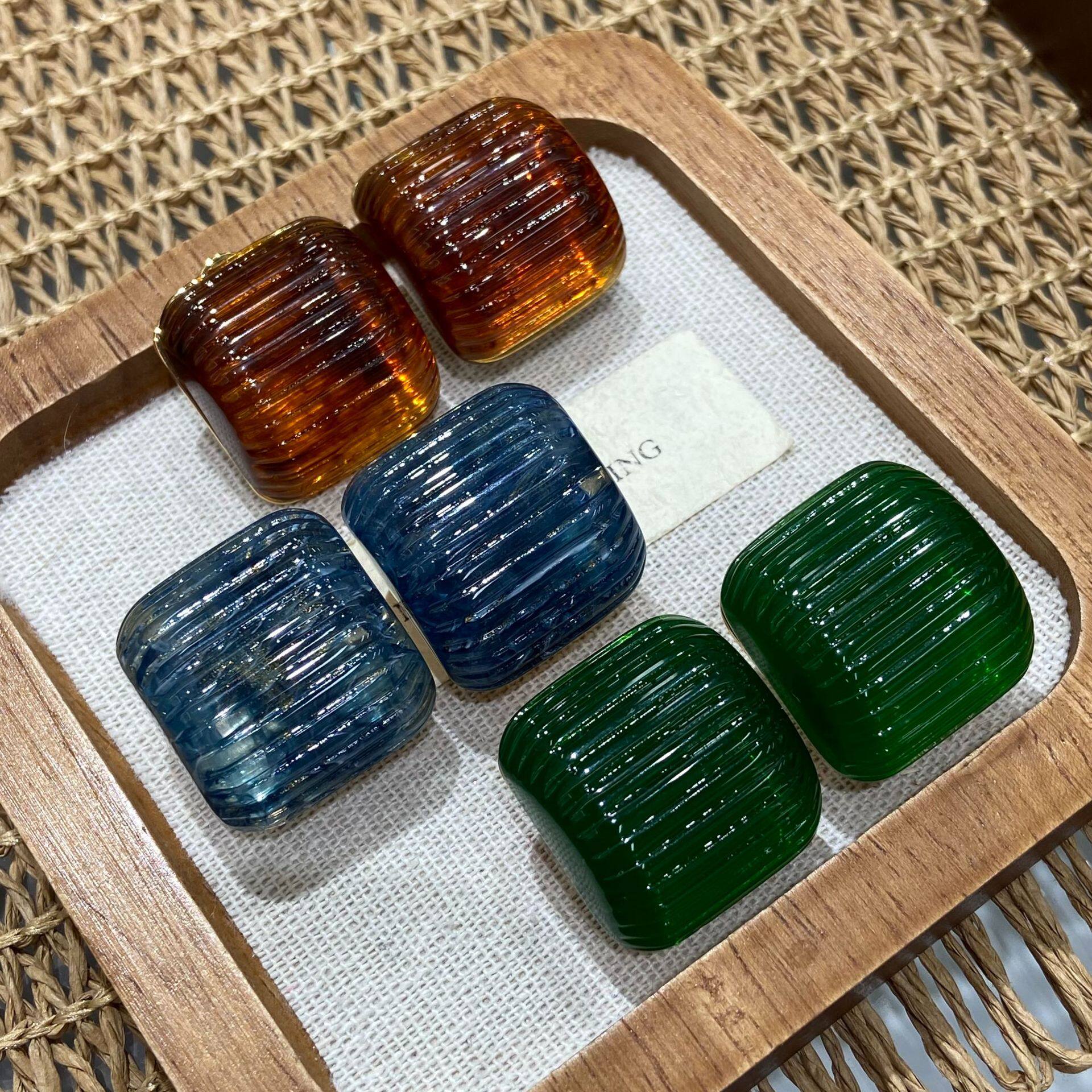 法式复古方糖渐变琥珀树脂耳钉
