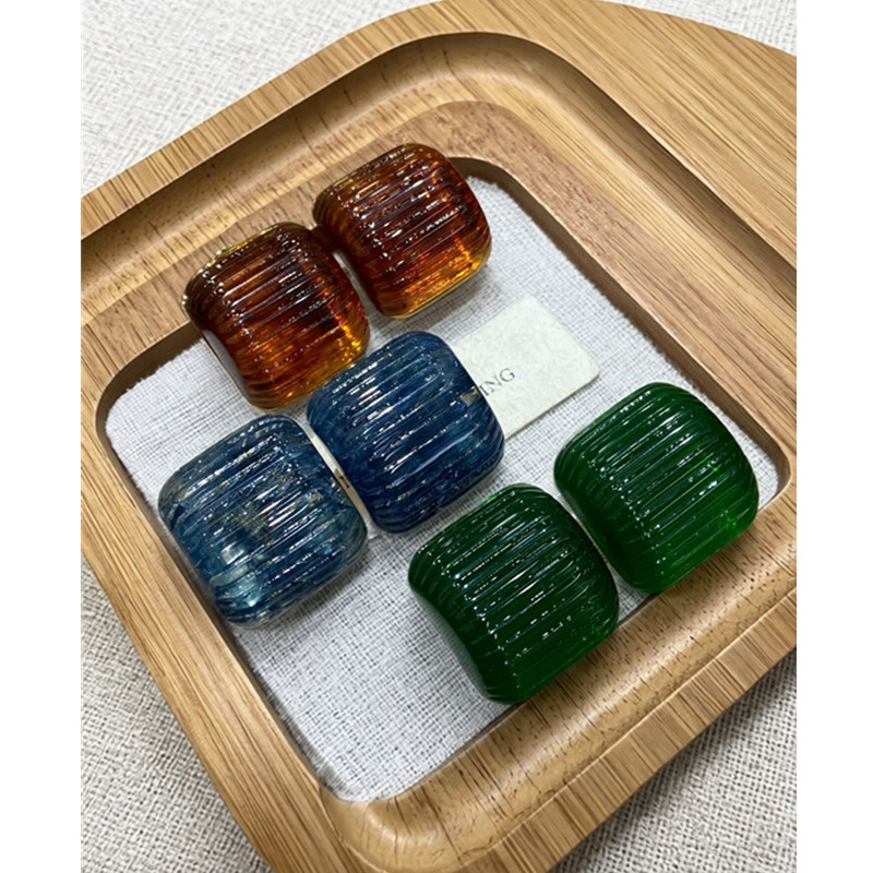 法式复古方糖渐变琥珀树脂耳钉