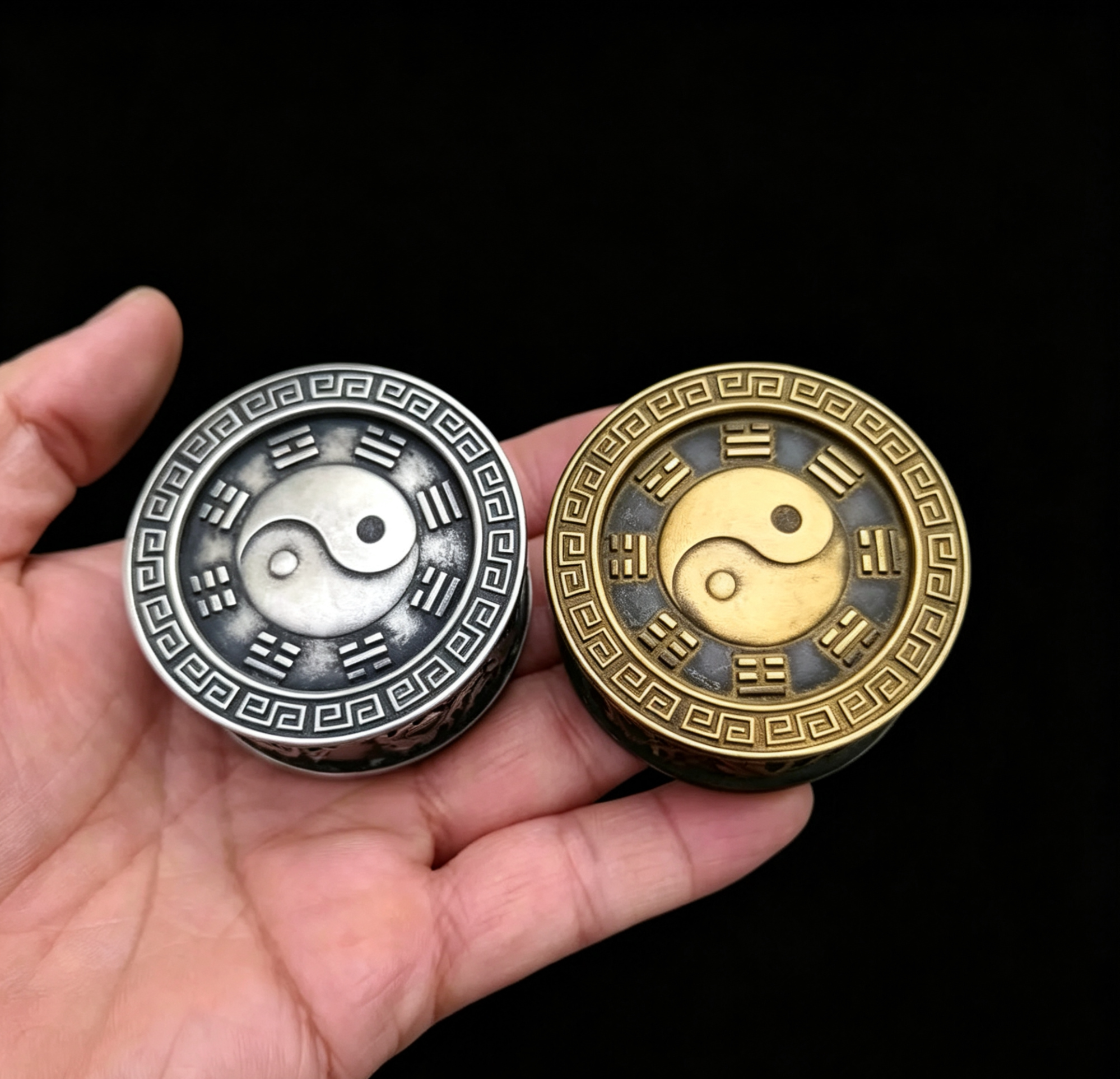 黄铜太极八卦置物盒子朱砂