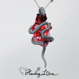 BLEEDING LOVE原创设计蛇守护心脏项链女设计感吊坠生日礼物男女