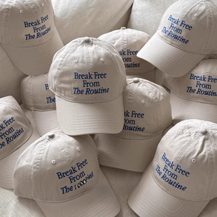 特猫柔四季通带！米白色英文蓝刺绣甜美棒球帽子女新款鸭舌帽时尚