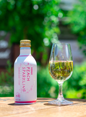 日本梦的小白罐特拉华起泡酒