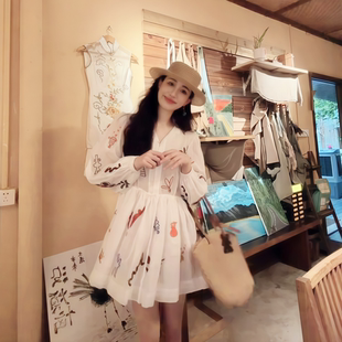 2026春季新款韩式小清新甜美洋气短款白色印花抽绳防晒款连衣裙女
