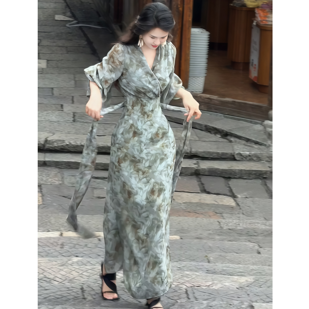 2025年夏季新款国风修身款显瘦女神范浅绿色印花系带长袖连衣裙女